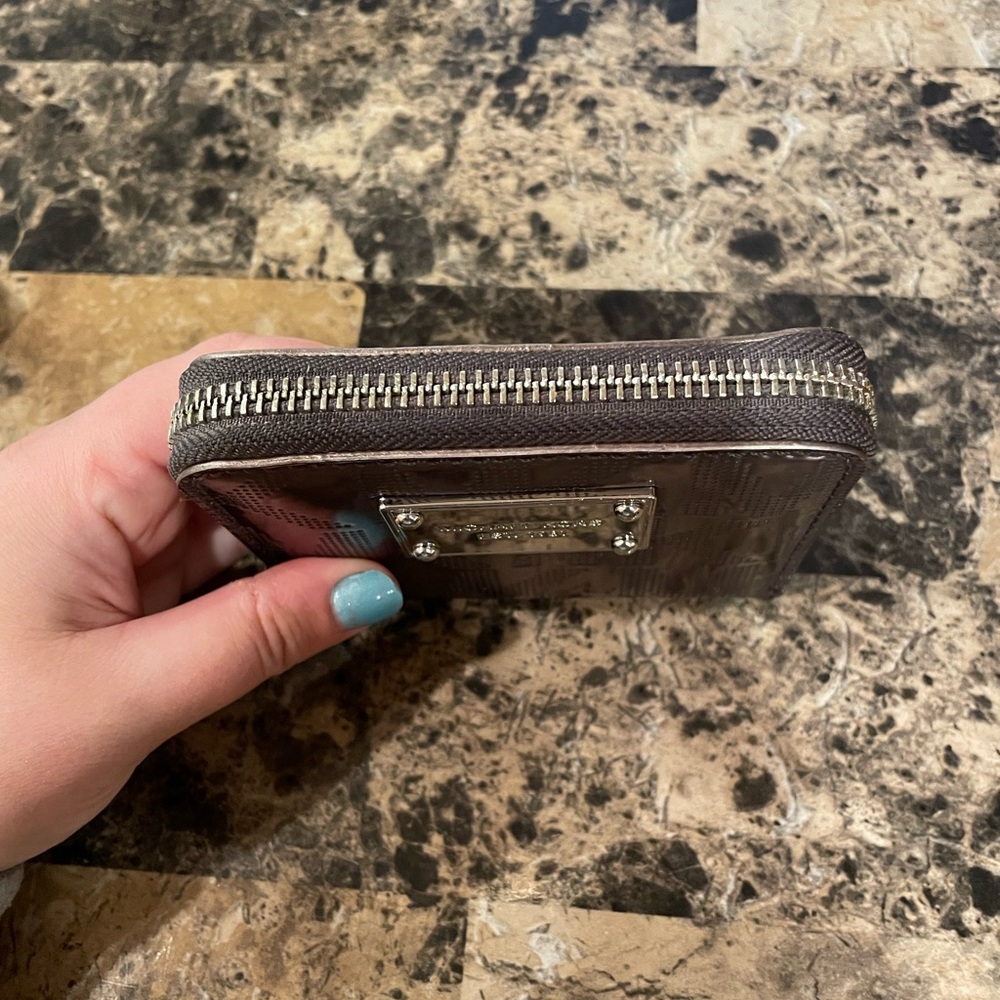 Michael Kors Metallic Silver Compact Wallet - Picture 5 of 10